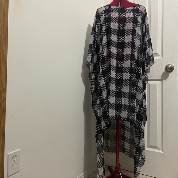 Rapz women black and white plaid long craftan pullover cover up. One size. NWT. - Picture 1 of 7